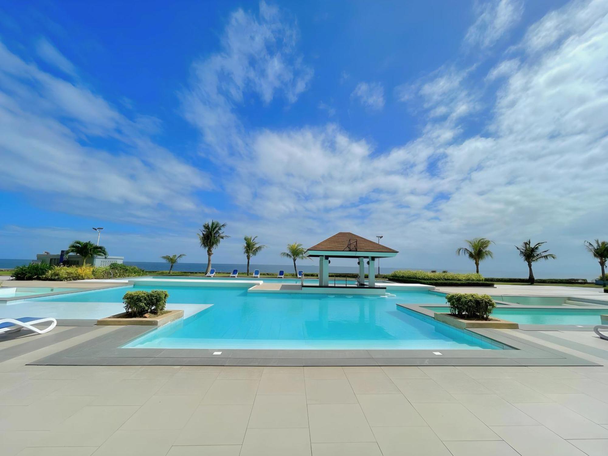 Arterra Seaview Resort Lapu-Lapu City Exterior photo