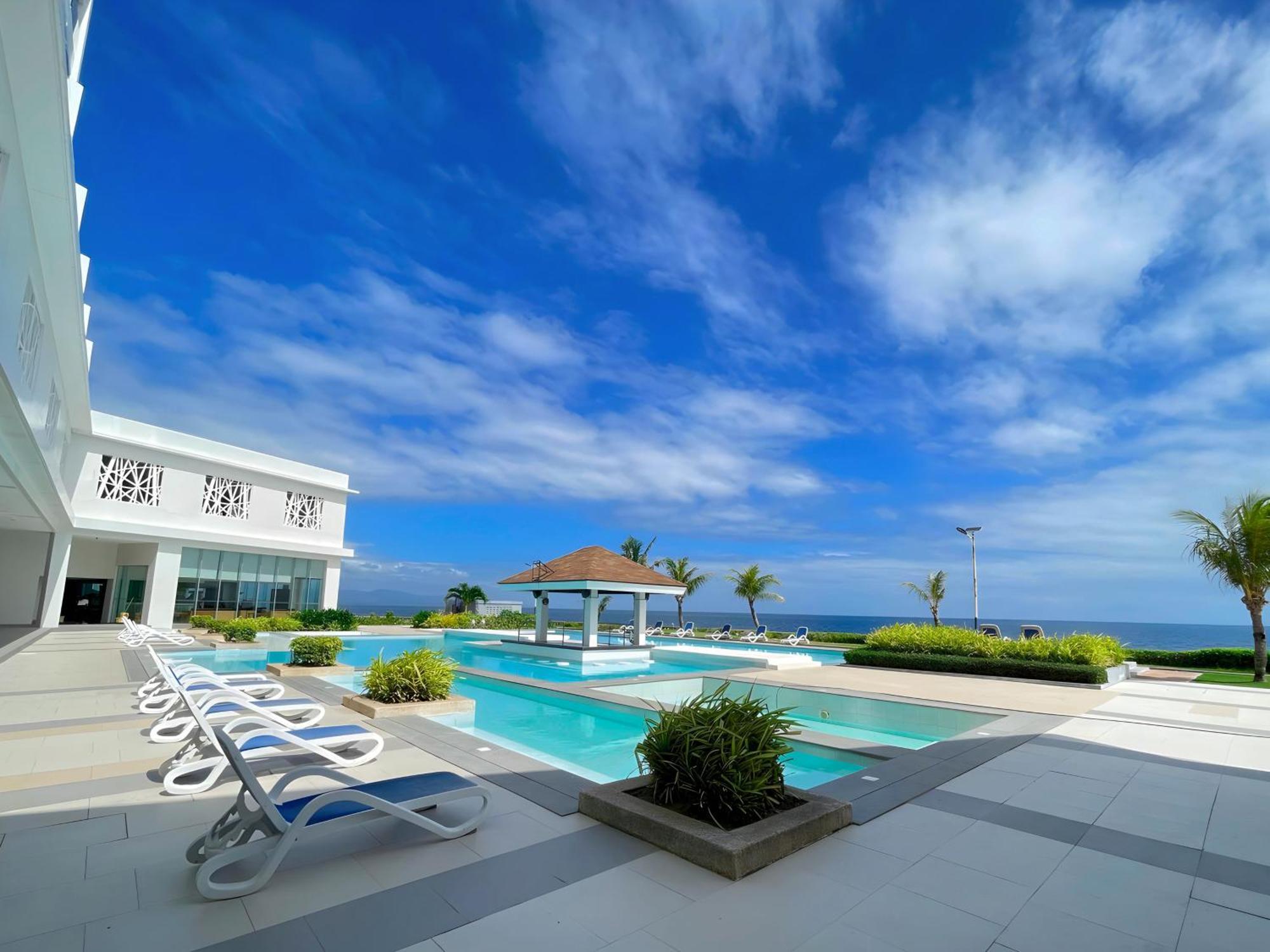 Arterra Seaview Resort Lapu-Lapu City Exterior photo